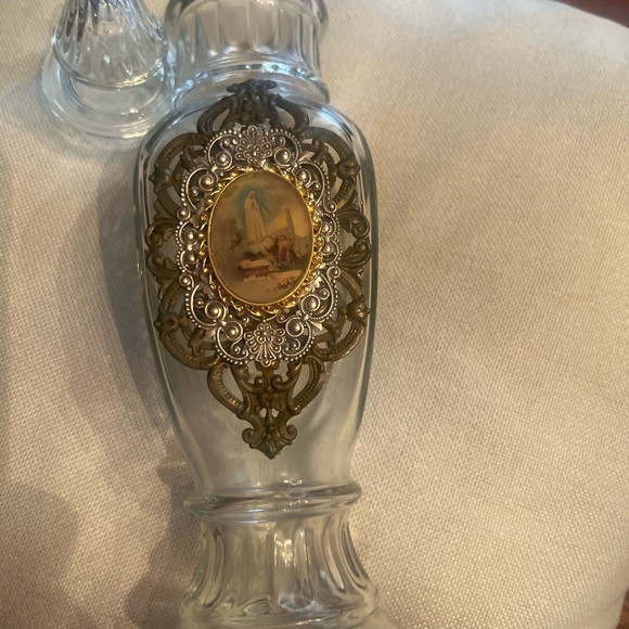 Elegant Glass Vase with Gold Accents with Our lady of Fatima